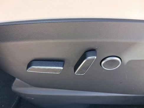 Used 2022 Tesla Model X AWD/4WD image 18
