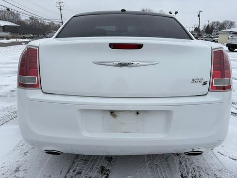 Used 2013 Chrysler 300 S image 4