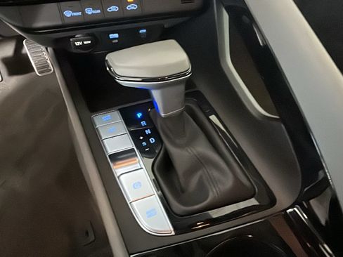 Certified 2025 Hyundai Elantra SEL FWD image 21