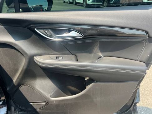 Used 2021 Buick Envision Essence FWD image 10