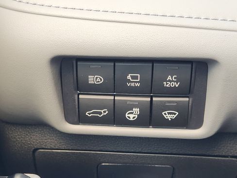 Used 2021 Toyota Highlander Limited image 22