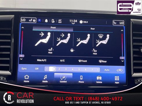 Used 2023 Chrysler Pacifica Touring-L FWD image 19