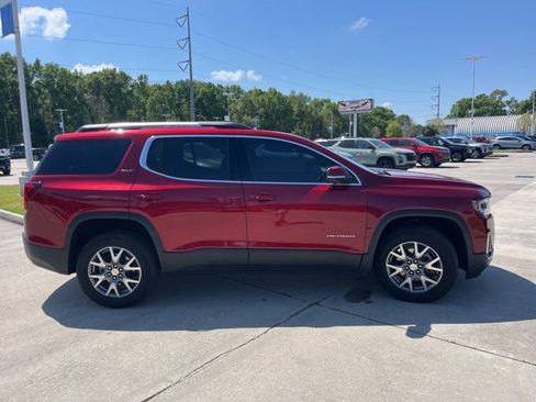 Used 2023 GMC Acadia SLT FWD image 9