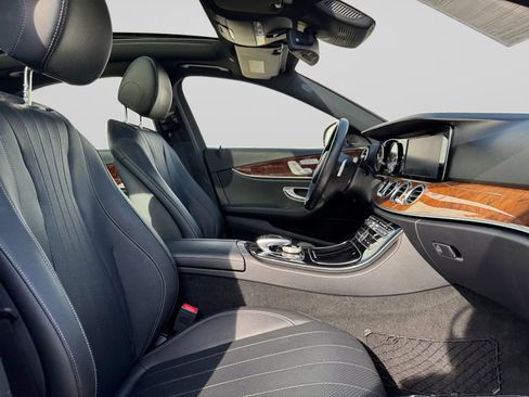 Used 2017 Mercedes-Benz E 300 4MATIC image 36