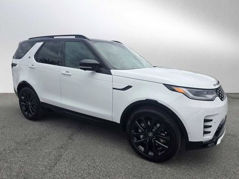 New 2026 Land Rover Discovery Dynamic SE image 7