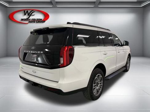 New 2026 Ford Expedition Active image 6