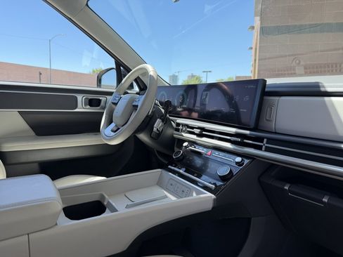 Used 2025 Hyundai Santa Fe SEL FWD image 39