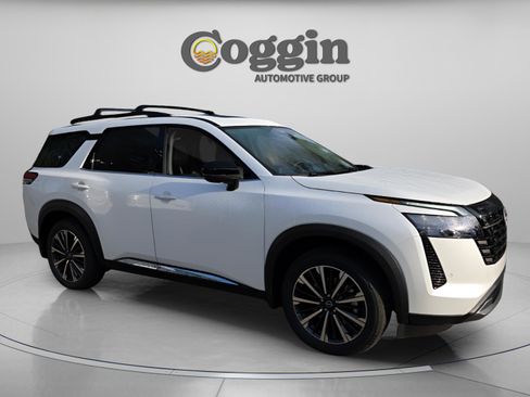 New 2026 Nissan Pathfinder Platinum image 7