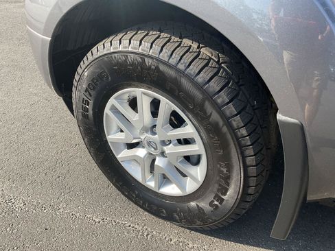 Used 2018 Nissan Frontier SV AWD/4WD image 9