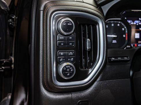Used 2022 GMC Sierra 1500 AT4 w/ AT4 Premium Package image 16