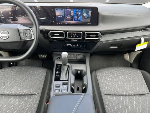 New 2026 Nissan Sentra SV FWD image 4