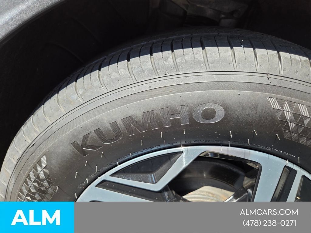 Used 2025 Kia Sportage LX FWD image 16