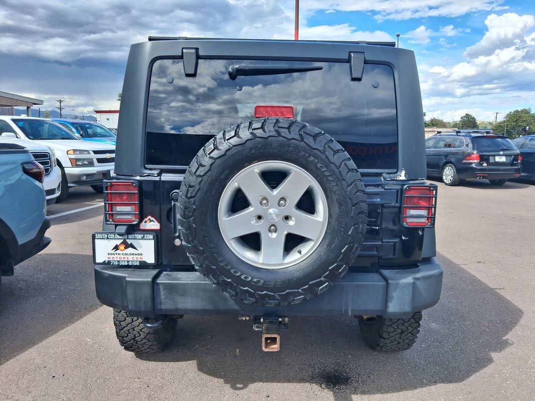 Used 2011 Jeep Wrangler Unlimited Rubicon w/ Connectivity Group AWD/4WD image 6