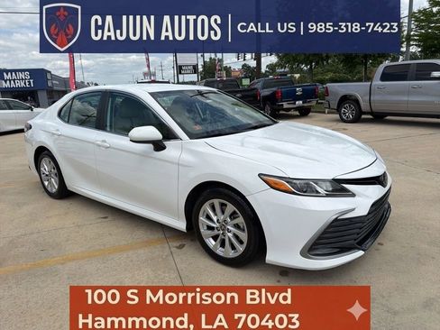 Used 2023 Toyota Camry LE FWD image 5