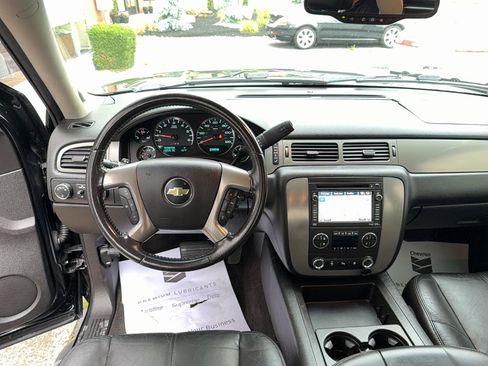 Used 2011 Chevrolet Avalanche LT AWD/4WD image 8