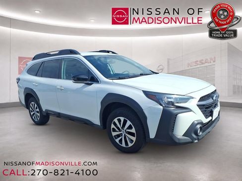 Used 2023 Subaru Outback Premium AWD/4WD image 1