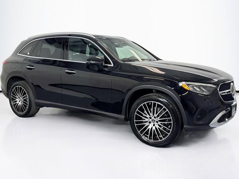 Certified 2025 Mercedes-Benz GLC 300 image 3