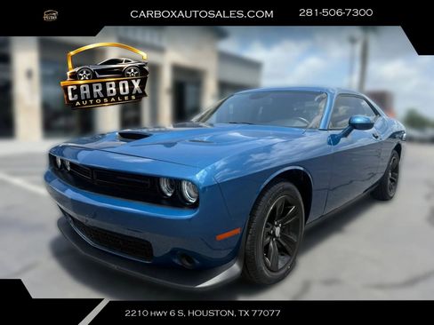 Used 2023 Dodge Challenger SXT RWD image 1