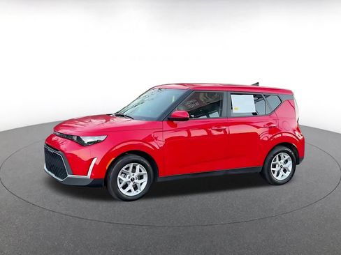 Used 2025 Kia Soul LX w/ LX Technology Package image 8