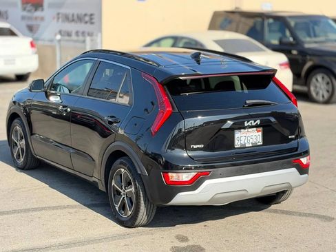 Used 2023 Kia Niro EX FWD image 13