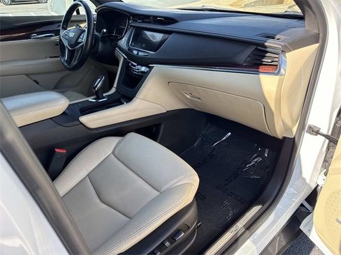 Used 2019 Cadillac XT5 Premium Luxury image 15