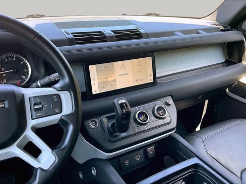 Used 2023 Land Rover Defender 110 SE AWD/4WD image 7