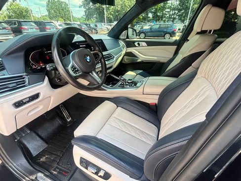 Used 2021 BMW X7 M50i AWD/4WD image 27
