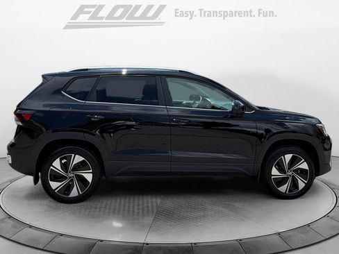 New 2026 Volkswagen Taos SE AWD/4WD image 8