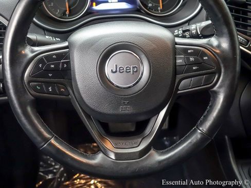 Used 2021 Jeep Cherokee Trailhawk AWD/4WD image 17