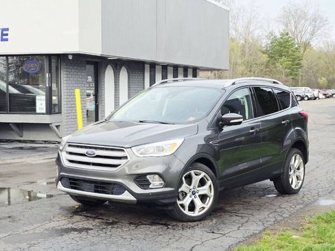 Used 2019 Ford Escape Titanium AWD/4WD image 2