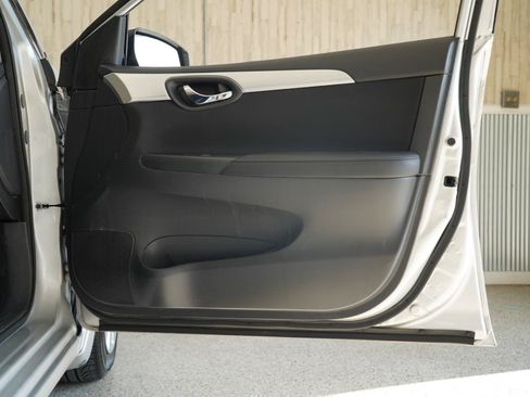 Used 2019 Nissan Sentra S FWD image 29