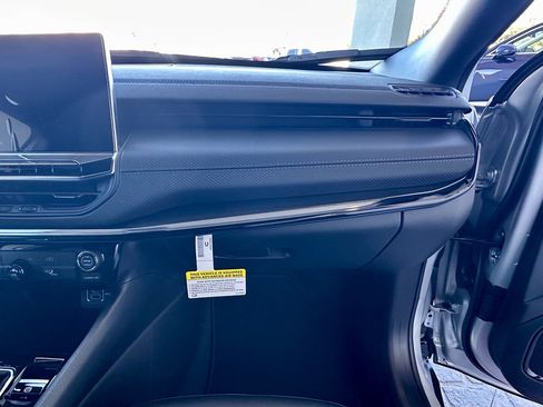 New 2026 Jeep Compass Latitude image 17