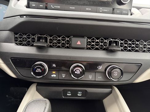 Used 2025 Honda Accord LX image 18