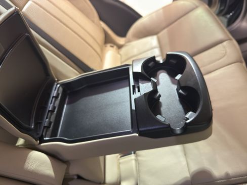 Used 2017 Land Rover Discovery Sport HSE image 29