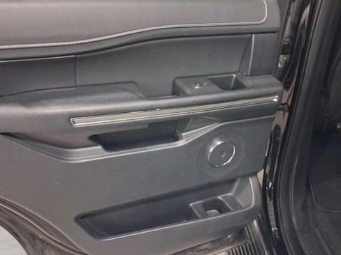 Used 2024 Ford Expedition XLT AWD/4WD image 24