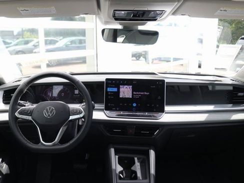 New 2026 Volkswagen Tiguan SE image 10