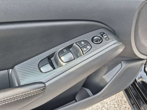 Used 2025 Nissan Altima 2.5 SV FWD image 13