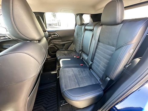 Used 2024 Mitsubishi Outlander SE image 26