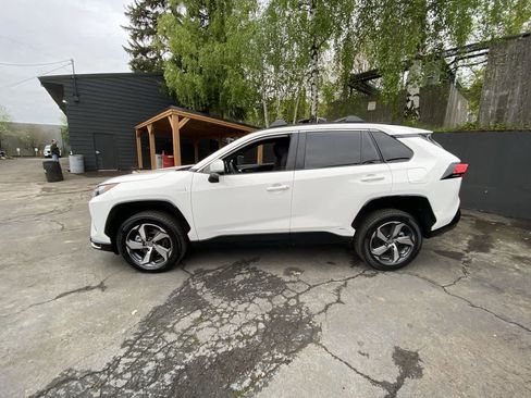Used 2023 Toyota RAV4 SE w/ Weather & Moonroof Package AWD/4WD image 3