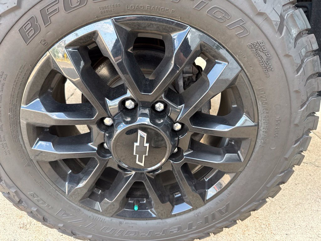 Used 2025 Chevrolet Silverado 3500 LT AWD/4WD image 29