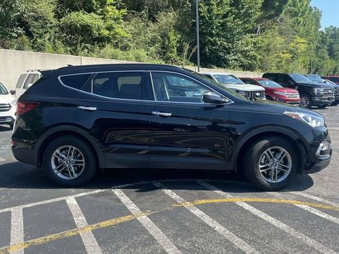Used 2017 Hyundai Santa Fe Sport FWD image 2