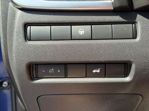 Used 2021 Nissan Rogue SV w/ Premium Package image 22