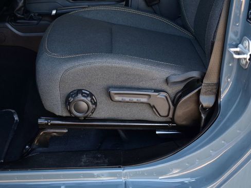Used 2025 Jeep Wrangler Unlimited Sahara AWD/4WD image 19