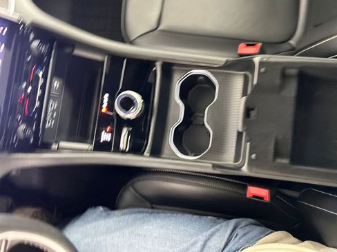 Used 2024 Jeep Grand Cherokee L Limited w/ Black Appearance Package image 15