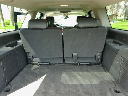 Used 2008 Chevrolet Suburban LTZ w/ LTZ Preferred Equipment Group AWD/4WD image 31