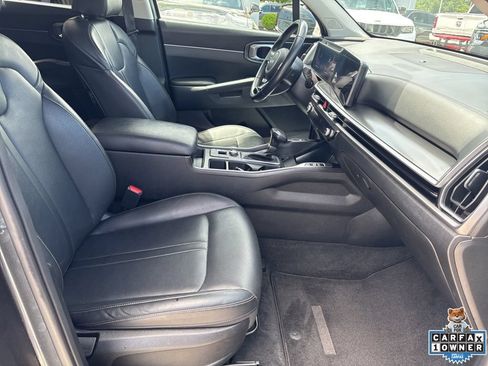 Used 2024 Kia Sorento S FWD image 51