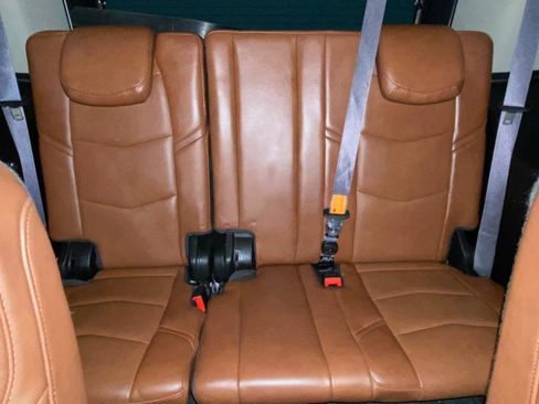 Used 2016 Cadillac Escalade Premium image 41