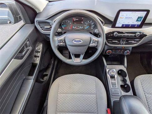 Used 2022 Ford Escape SE image 17