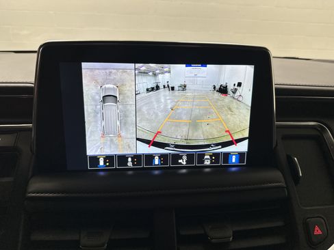 Used 2022 Chevrolet Tahoe Z71 w/ Luxury Package AWD/4WD image 25