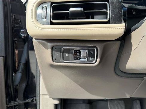 Used 2021 Lincoln Aviator Reserve w/ Equipment Group 201A AWD/4WD image 13